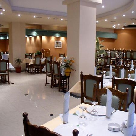 Rex Hotel Тулча Екстериор снимка