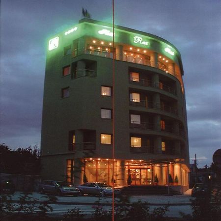 Rex Hotel Тулча Екстериор снимка