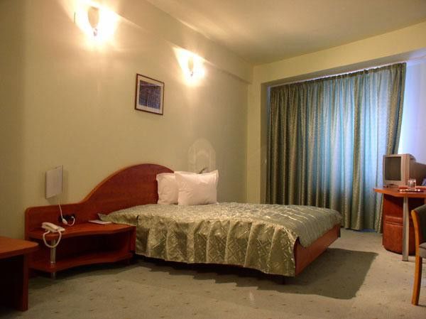Rex Hotel Тулча Екстериор снимка
