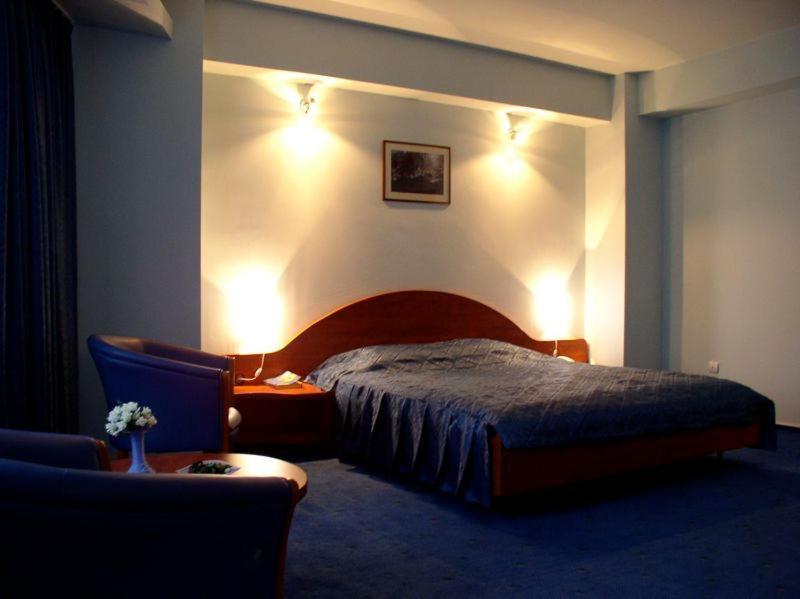 Rex Hotel Тулча Екстериор снимка