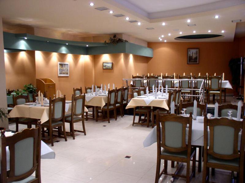 Rex Hotel Тулча Екстериор снимка