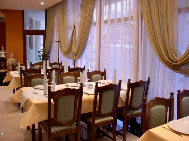 Rex Hotel Тулча Екстериор снимка