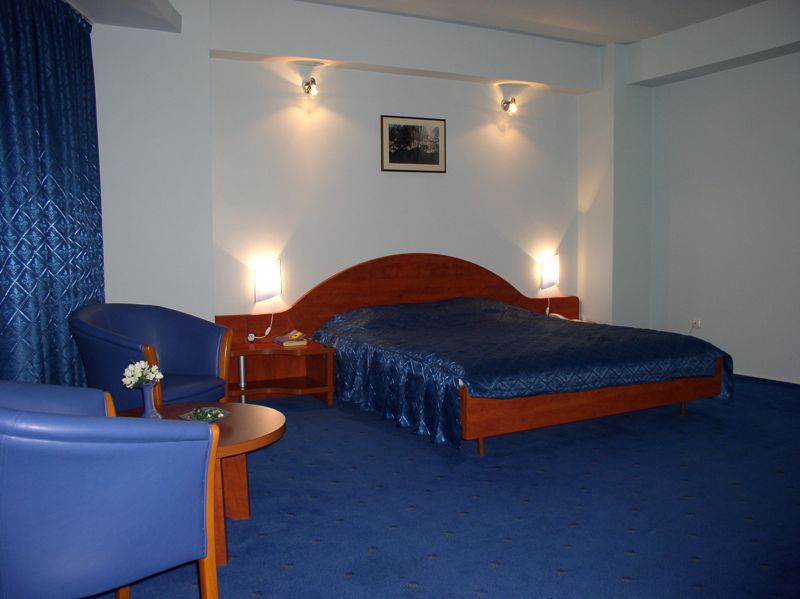 Rex Hotel Тулча Екстериор снимка